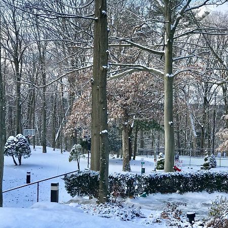 Hilton Westchester 라이브룩 외부 사진