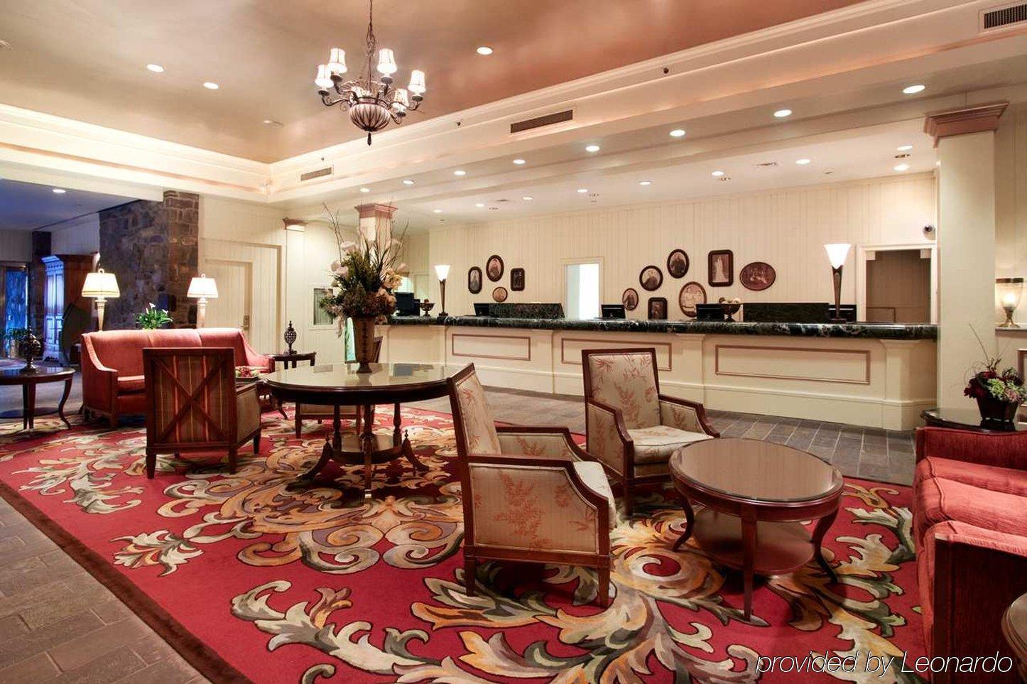 Hilton Westchester 라이브룩 내부 사진