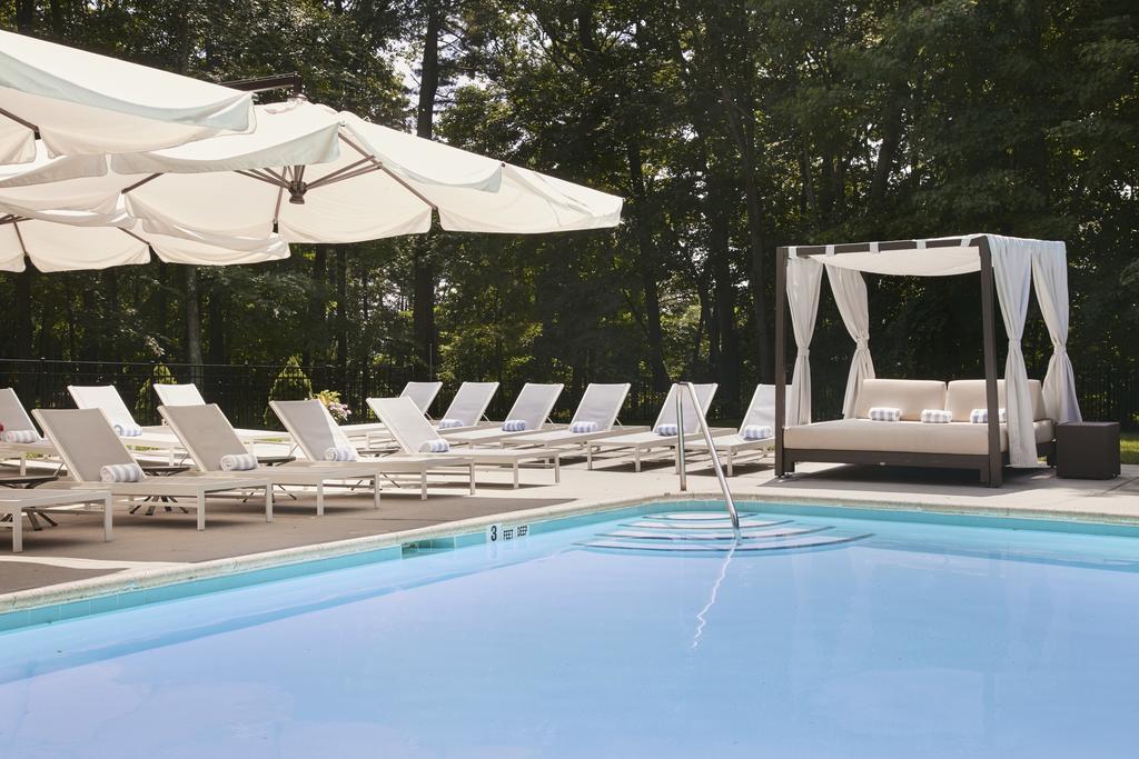 Hilton Westchester 라이브룩 외부 사진