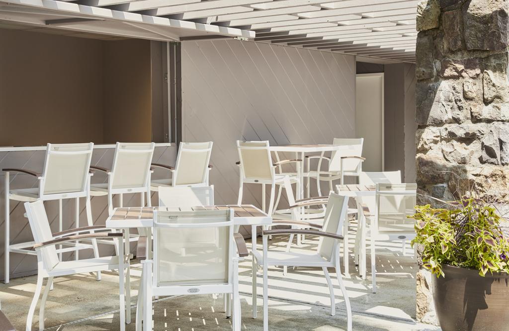 Hilton Westchester 라이브룩 외부 사진