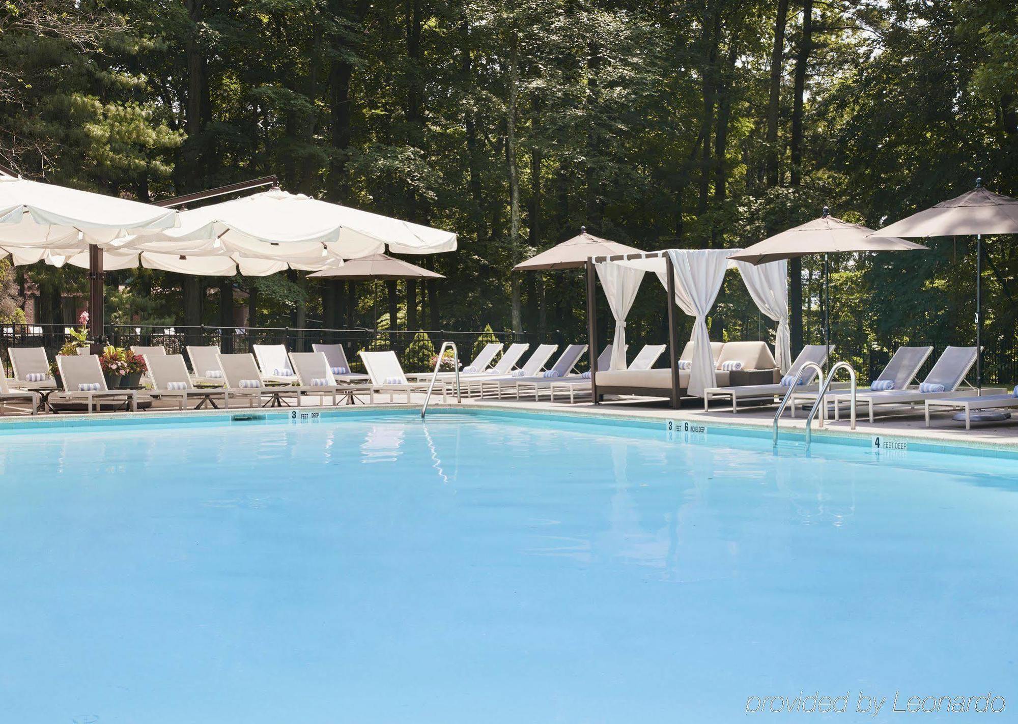 Hilton Westchester 라이브룩 외부 사진