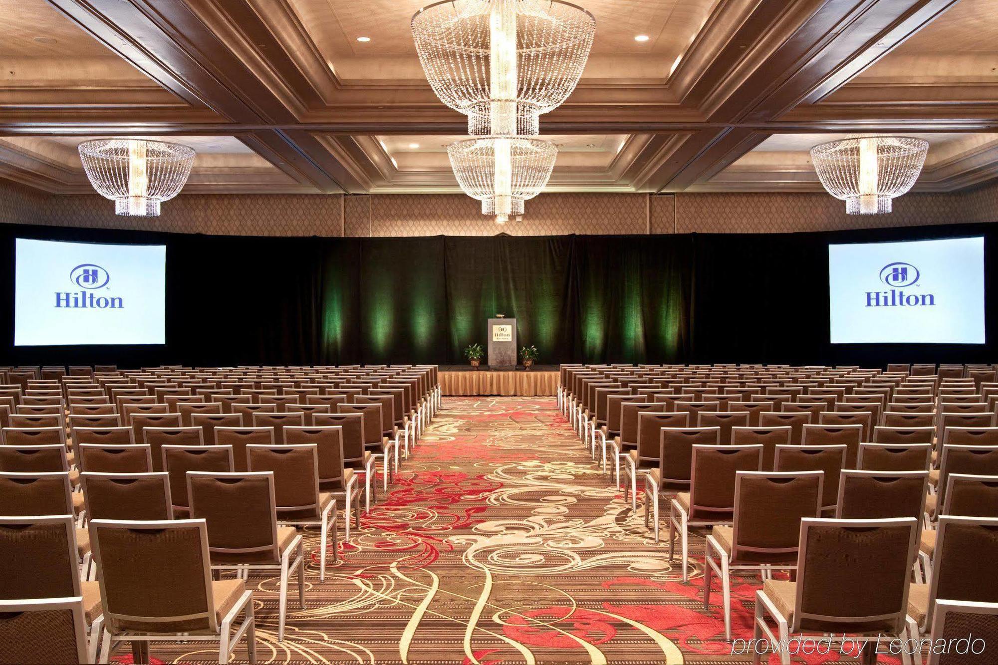 Hilton Westchester 라이브룩 외부 사진