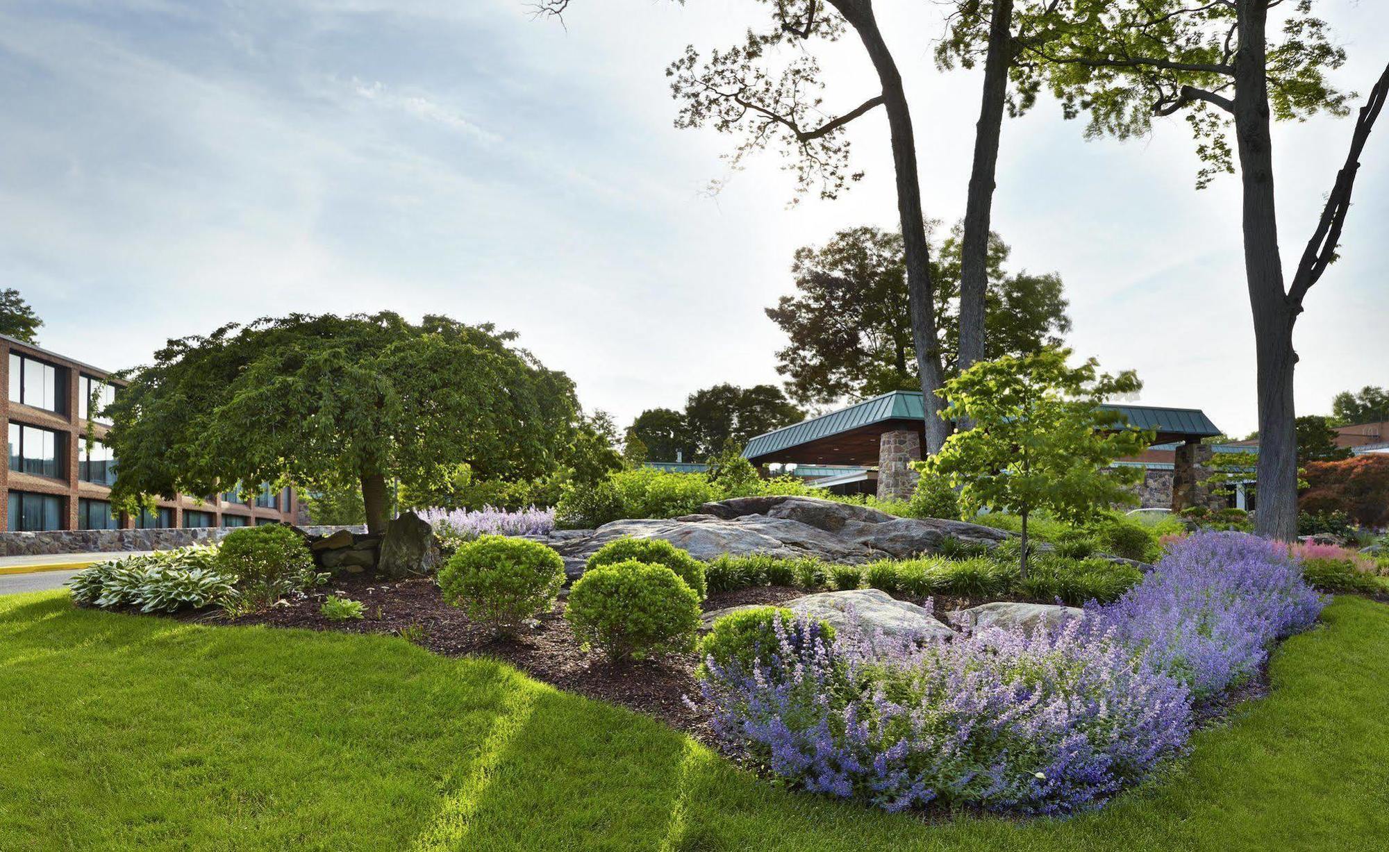 Hilton Westchester 라이브룩 외부 사진