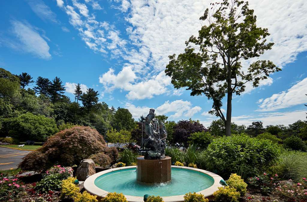 Hilton Westchester 라이브룩 외부 사진
